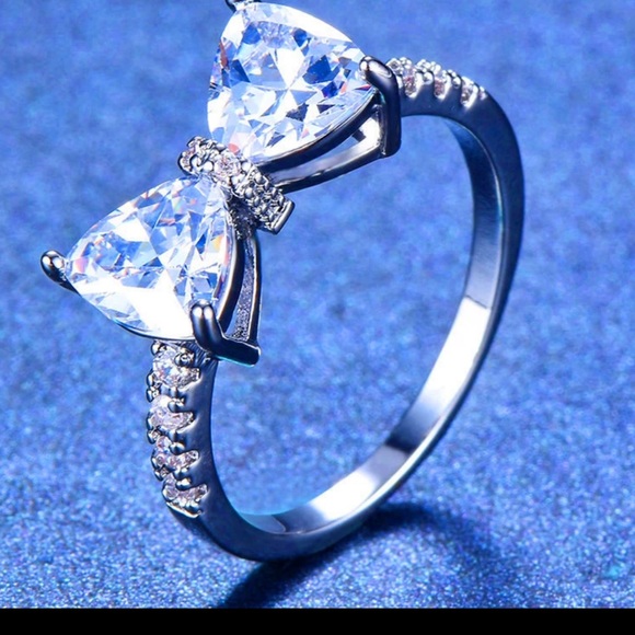 925 Sterling Silver Filled  Four-Claw Bow Ring - Picture 3 of 6